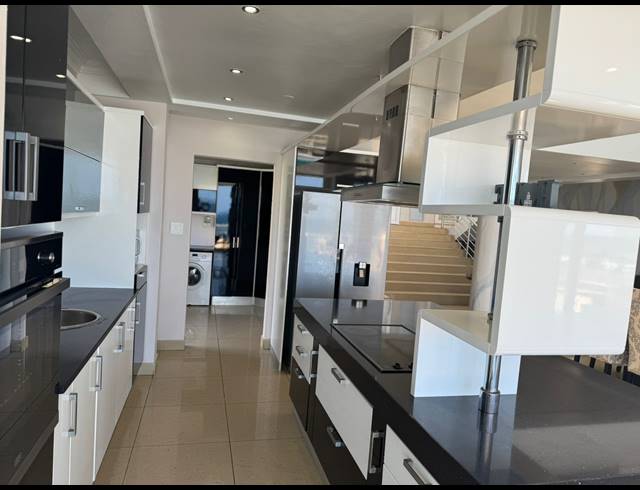 5 BEDROOM FREESTANDING FOR SALE IN TINLEY MANOR